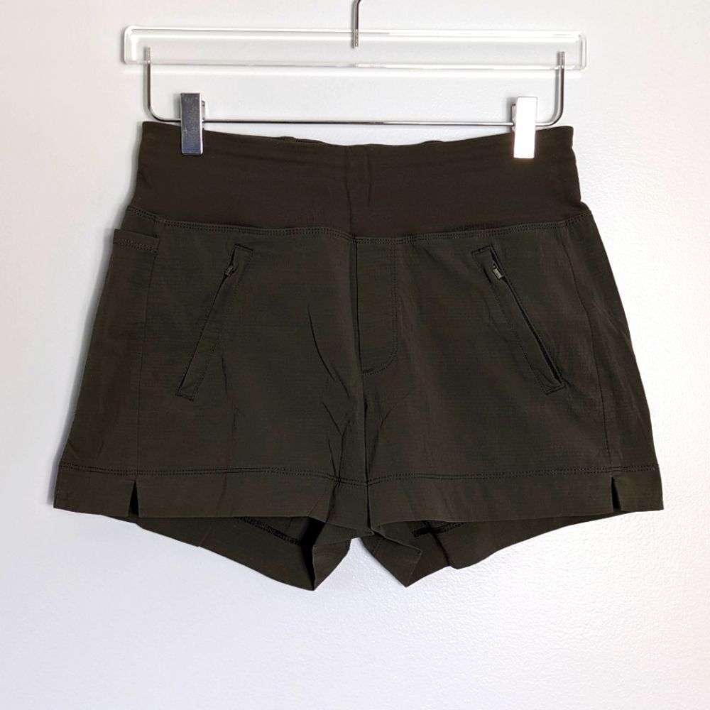 Athleta Trekkie North High Waisted Shorts 0 Green